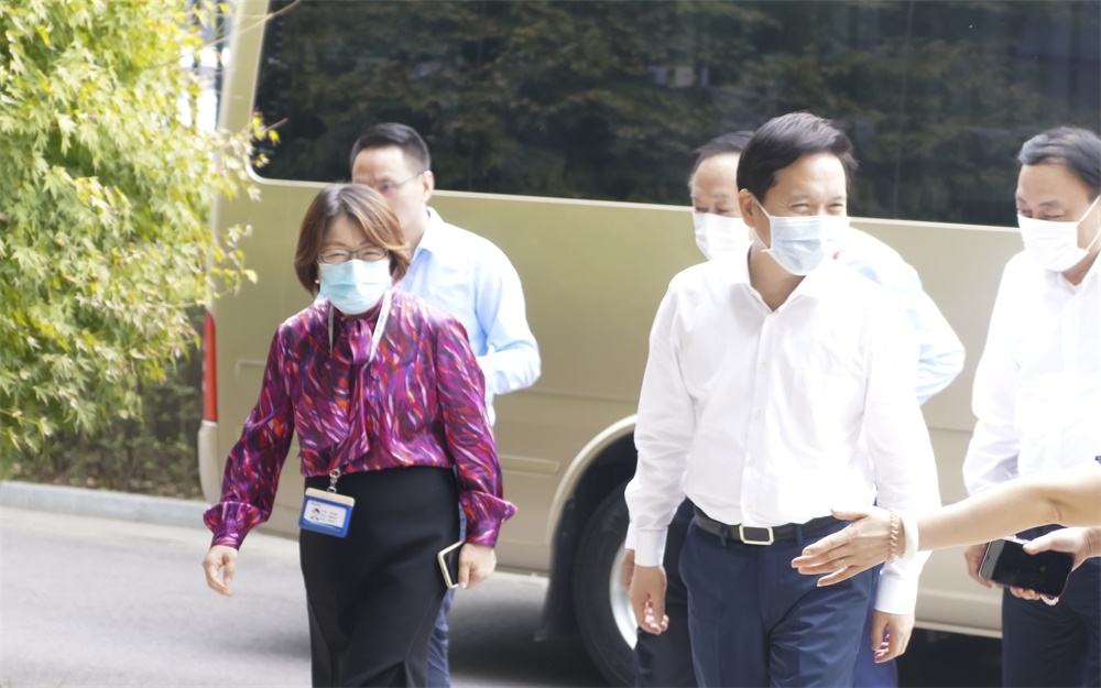 赵一德省长莅临Z6尊龙科技现场调研