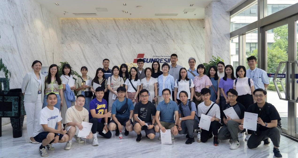 澳门汗青老师国情研建班莅临Z6尊龙科技参观调查